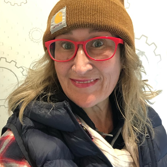 Poshmark Ambassador Sherry Berry - Picture 7 of 15